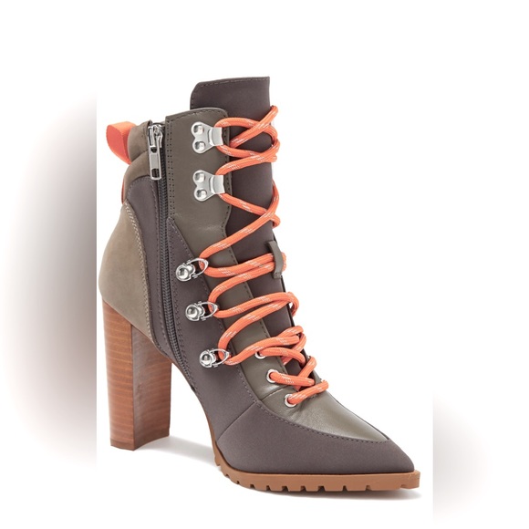 Steve Madden Karey Leather Heel Bootie NIB - Picture 2 of 10